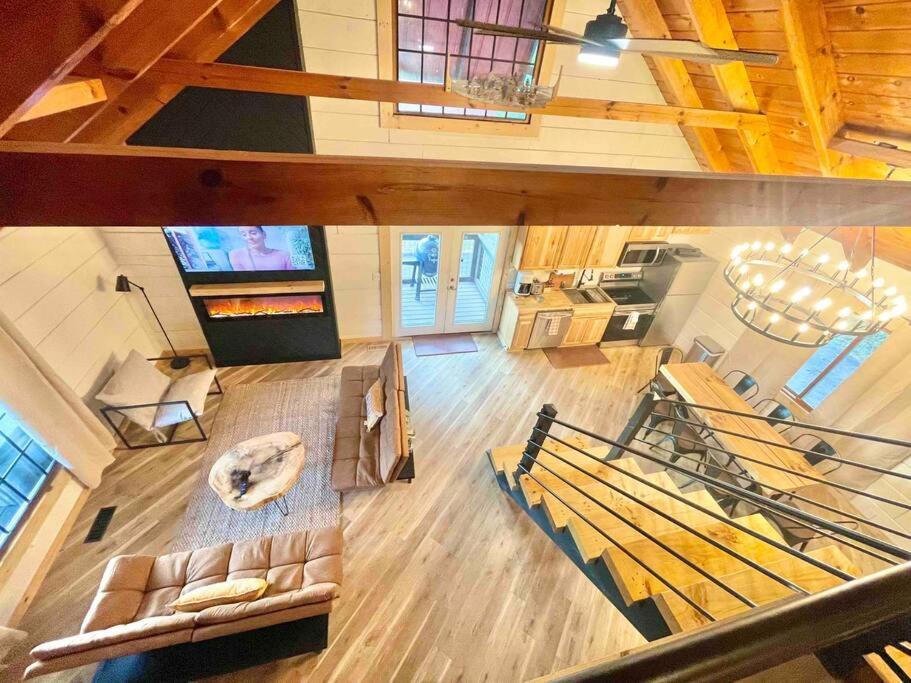 Modern Lake Side Nest• Hotub Fenced Yard King Beds Сивиървил Екстериор снимка