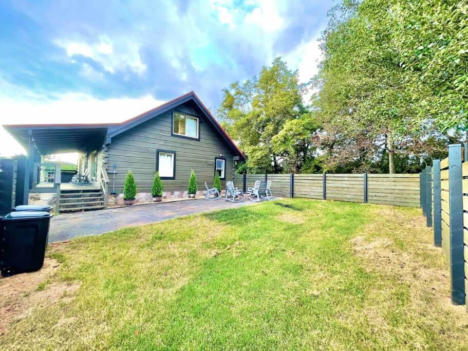 Modern Lake Side Nest• Hotub Fenced Yard King Beds Сивиървил Екстериор снимка