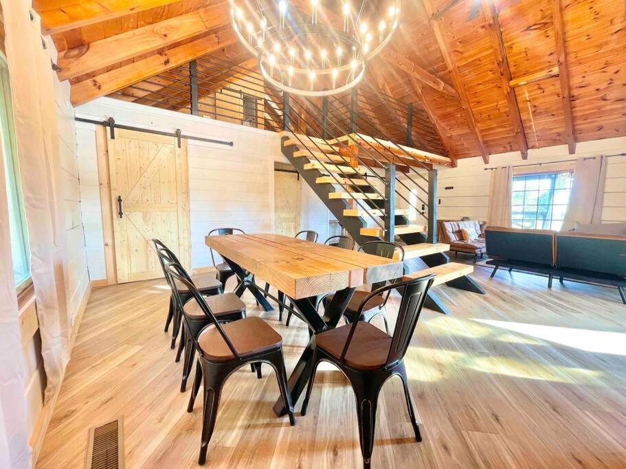 Modern Lake Side Nest• Hotub Fenced Yard King Beds Сивиървил Екстериор снимка
