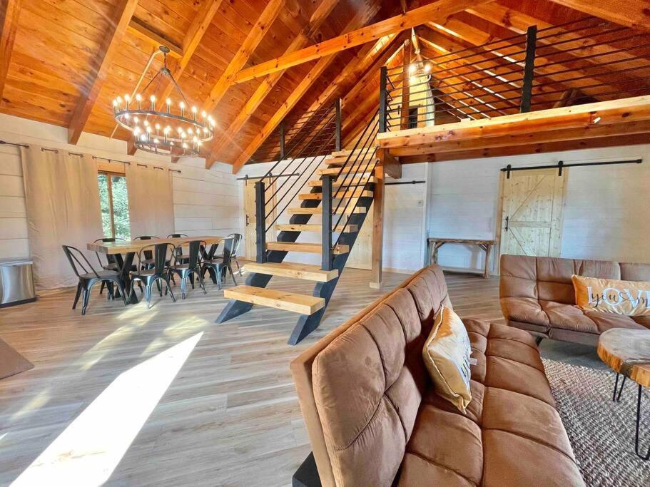 Modern Lake Side Nest• Hotub Fenced Yard King Beds Сивиървил Екстериор снимка