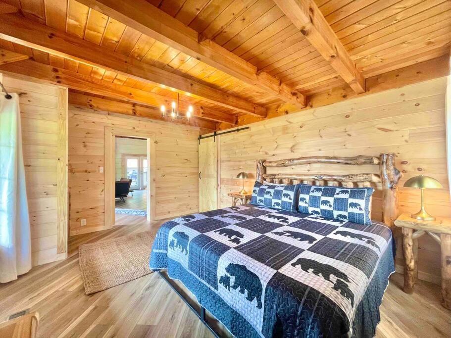 Modern Lake Side Nest• Hotub Fenced Yard King Beds Сивиървил Екстериор снимка