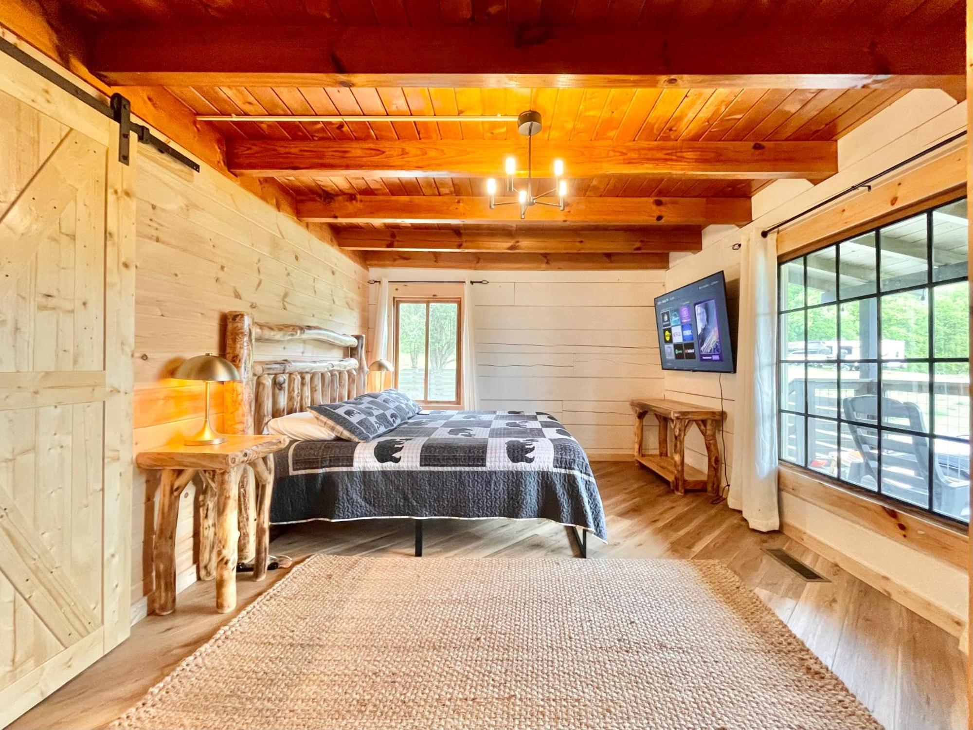 Modern Lake Side Nest• Hotub Fenced Yard King Beds Сивиървил Екстериор снимка